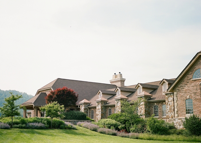 Early Mountain Vineyard Charlottesville Virginia Wedding Kelsey and Ryan_0016