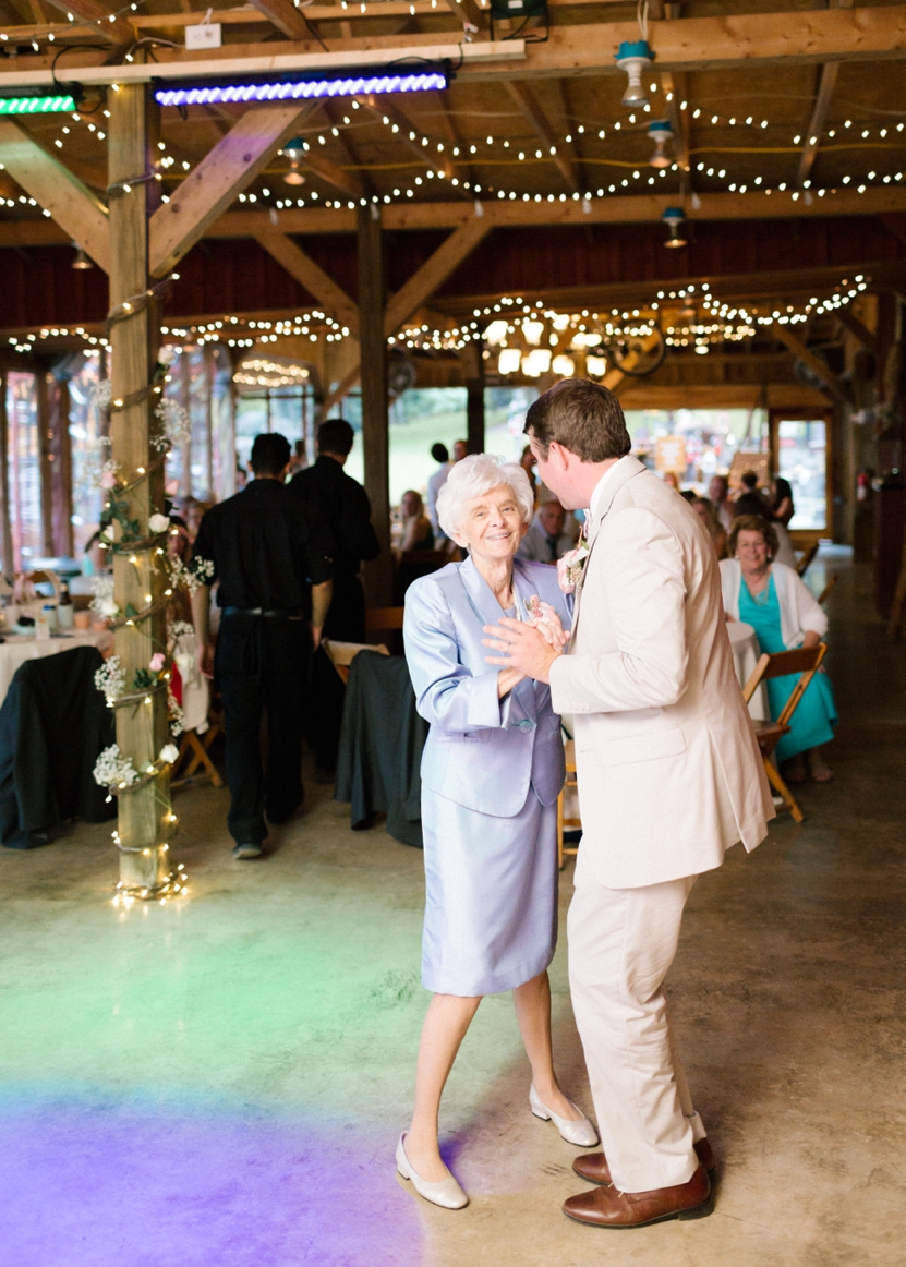 Silver Hearth Lodge Roanoke Virginia Wedding Photos Kostayne and Eric_0045